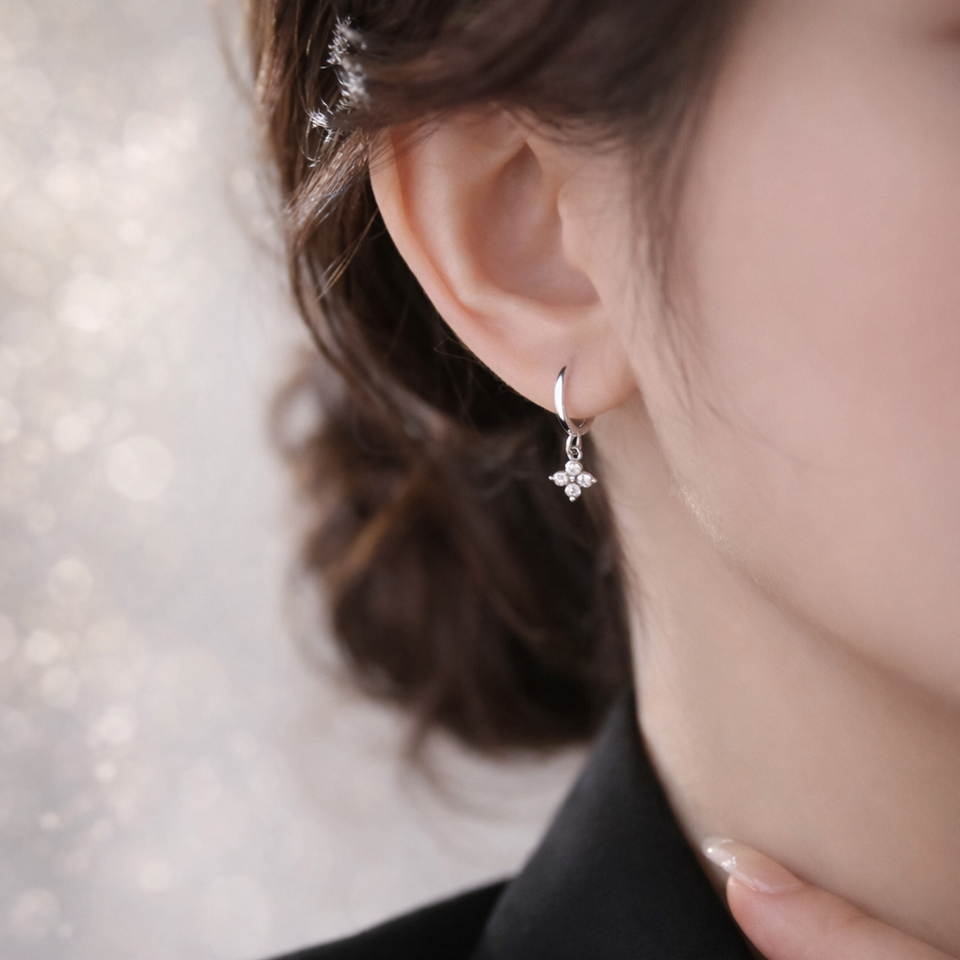 Gold-plated hoop earrings with zirconia – Elegant drop earrings – Refined jewellery